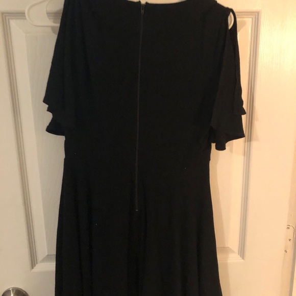 Dress - Picture 5 of 6